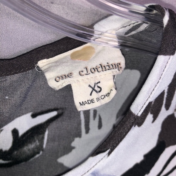 One clothing Brown Floral sleeveless blouse - Picture 4 of 5